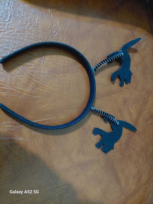 Cordeluța cu pisici negre