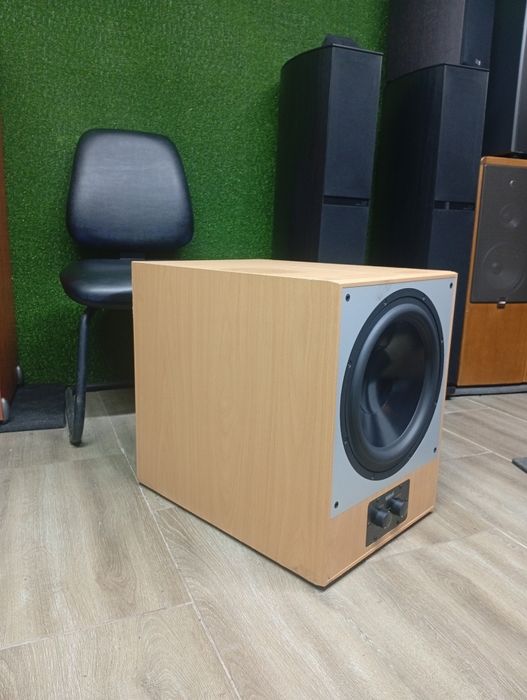 Активен субуфер 12-ска Nubert nuBox AW-880