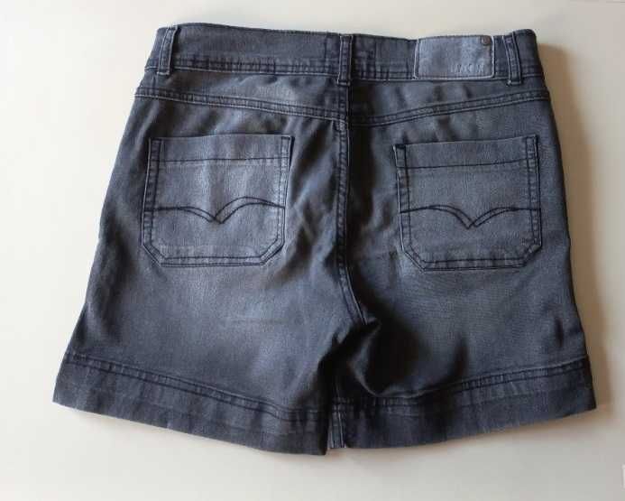 Два за 10 €! Lee Cooper и Reserved дамски къси дънкови панталони