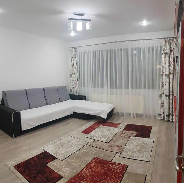 Inchiriez apartament 3 camere + gradina (230 mp)