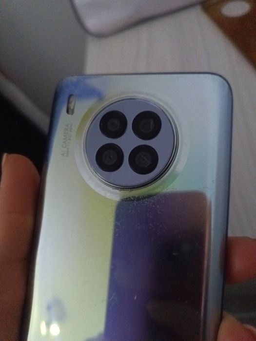 Vând Huawei nova8i