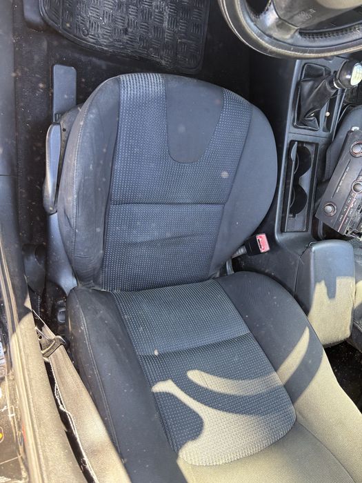 Mazda  Мазда 3  1.6 HDI НА ЧАСТИ