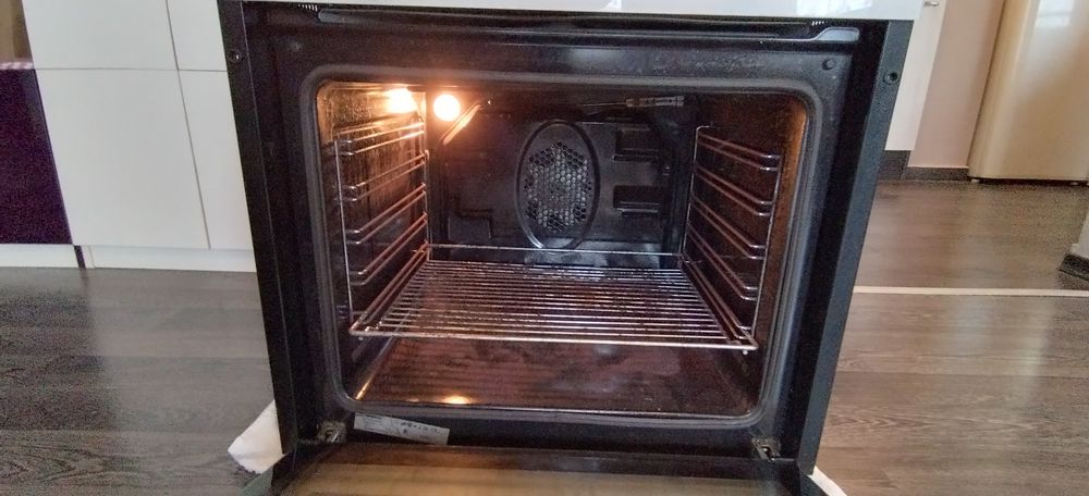 Фурна за вграждане BEKO