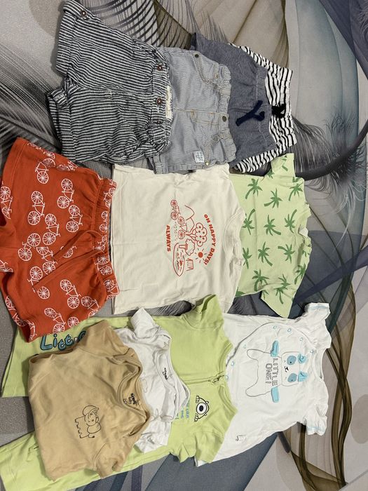 Lot de Tricouri+pantaloni scurti marimea 74 (6/9 luni)
