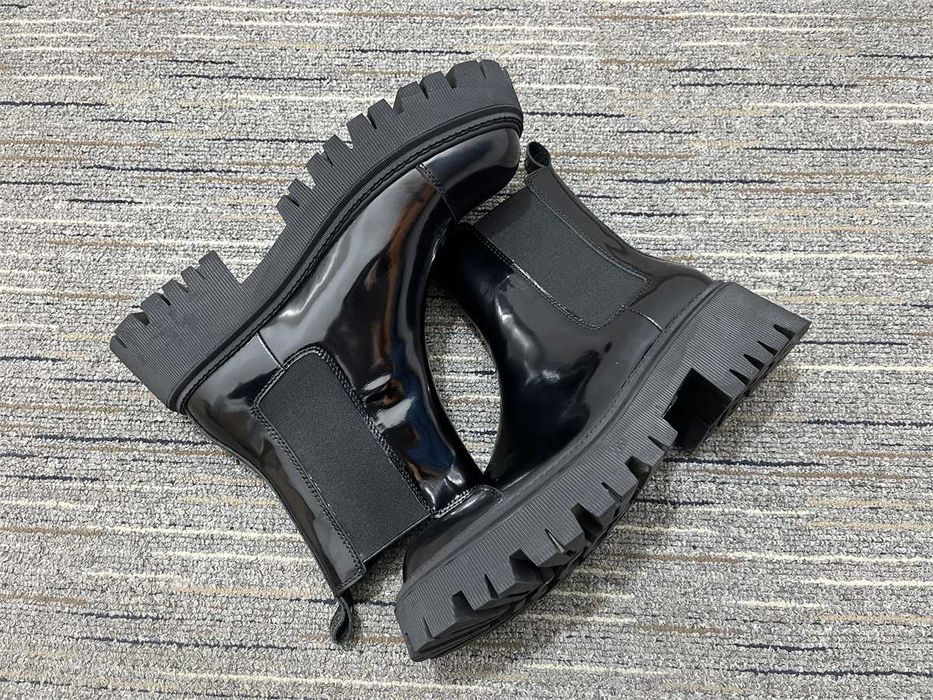 Ghete Balenciaga Calitate Premium