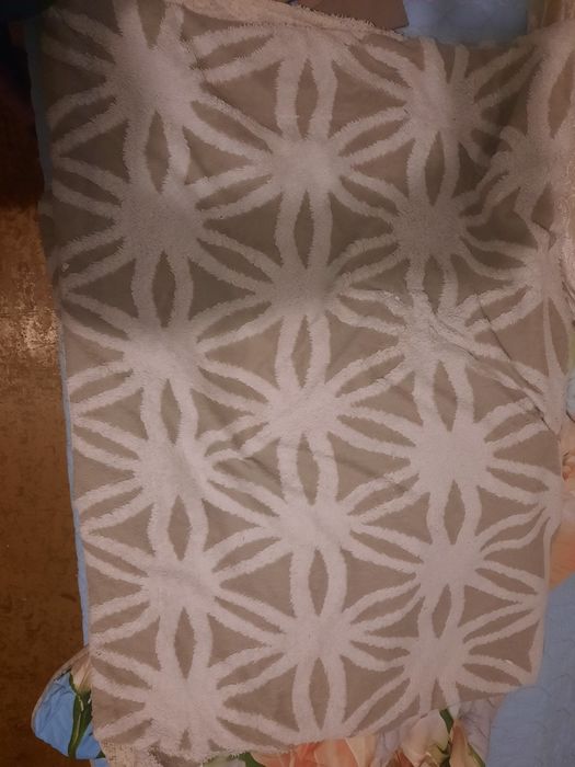 Турник и одеяло тёплые