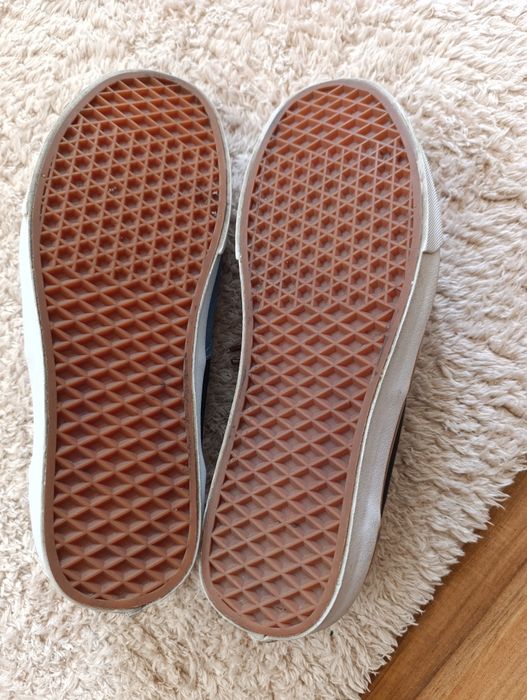 Продавам Кецове Vans
