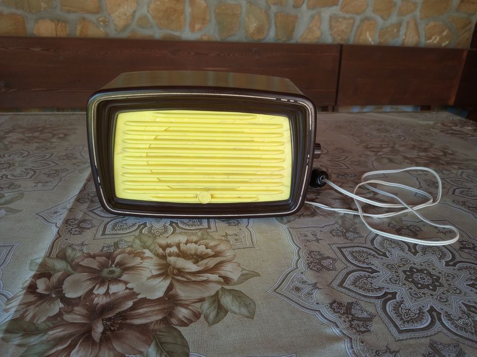 Радиоточка ( бакелитова).3 броя.