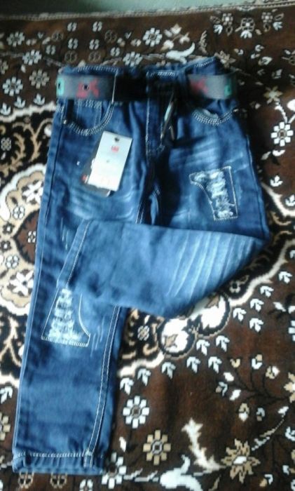 Новые джинсы на мальчика 5-6лет