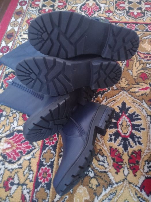 Продам новые сапоги зимние