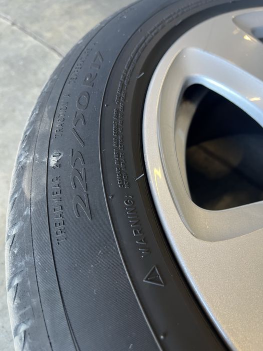 Джанти с гуми Style 243 225/50R17 5x120