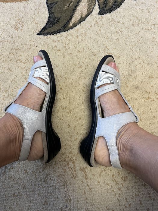 Sandale din piele gri
