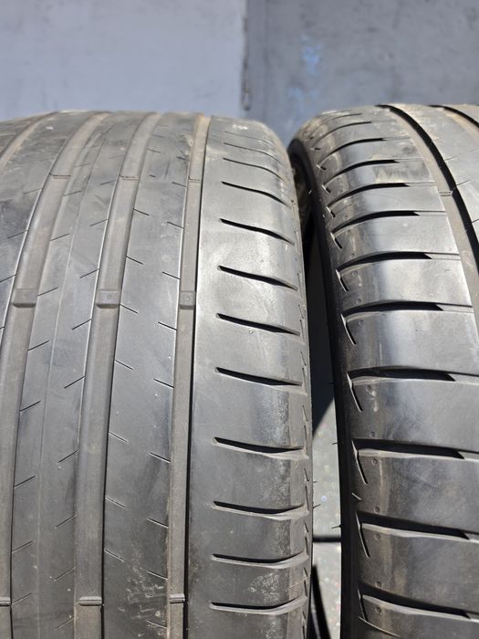 2 бр. летни гуми 255/35/21 Bridgestone DOT 0421 4 mm