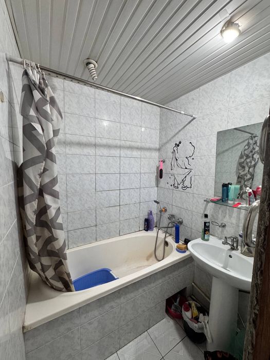 Срочно Продаётся 2-х комнатная квартира на Метро Новза!