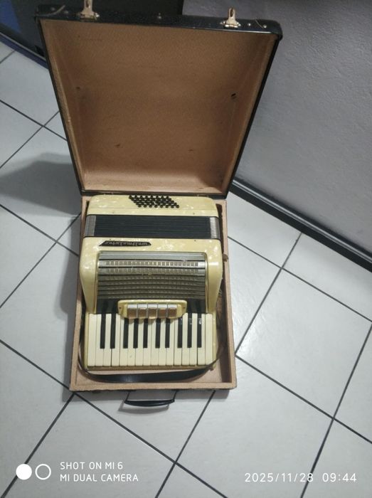 Акордеон Weltmeister, 40 баса