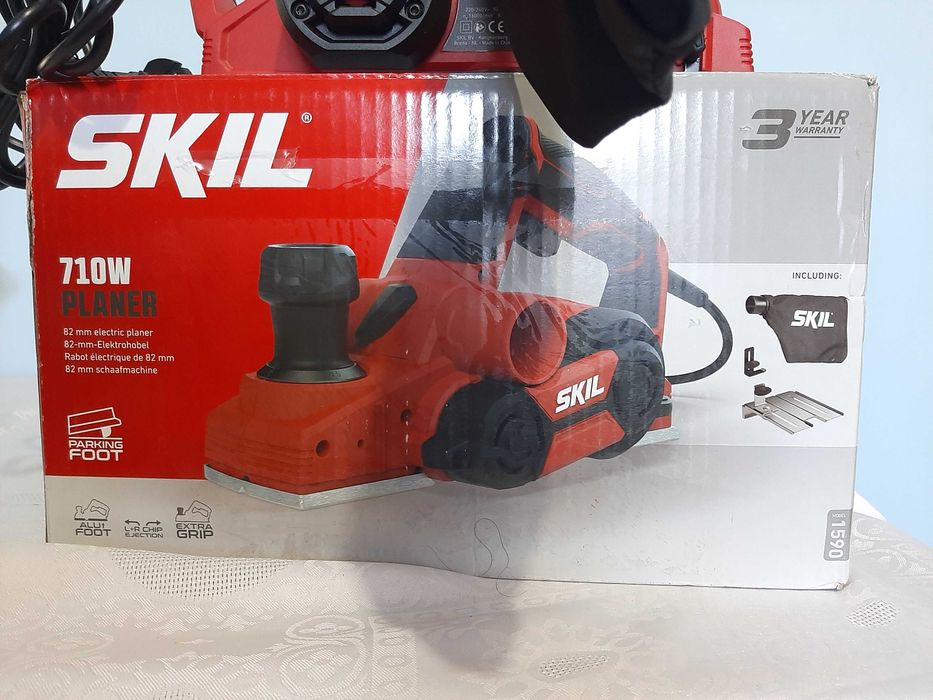 Vând rindea electrica