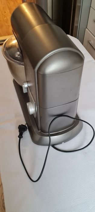 Robot,malaxor nou,nefolosit