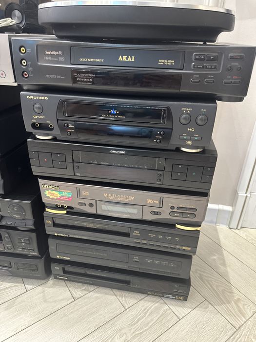 Техника Akai, Grundig, Technics, Hitachi , Sony, JVC, Aiwa, Philips