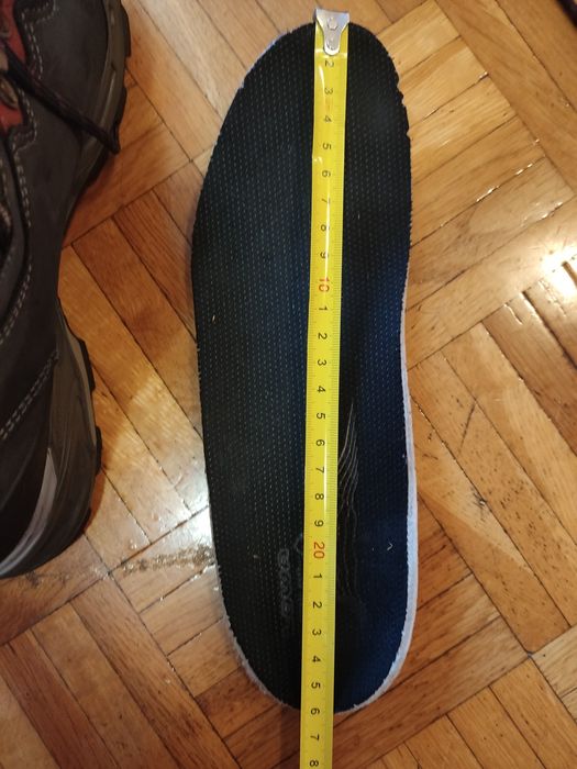 Туристически обувки LOWA