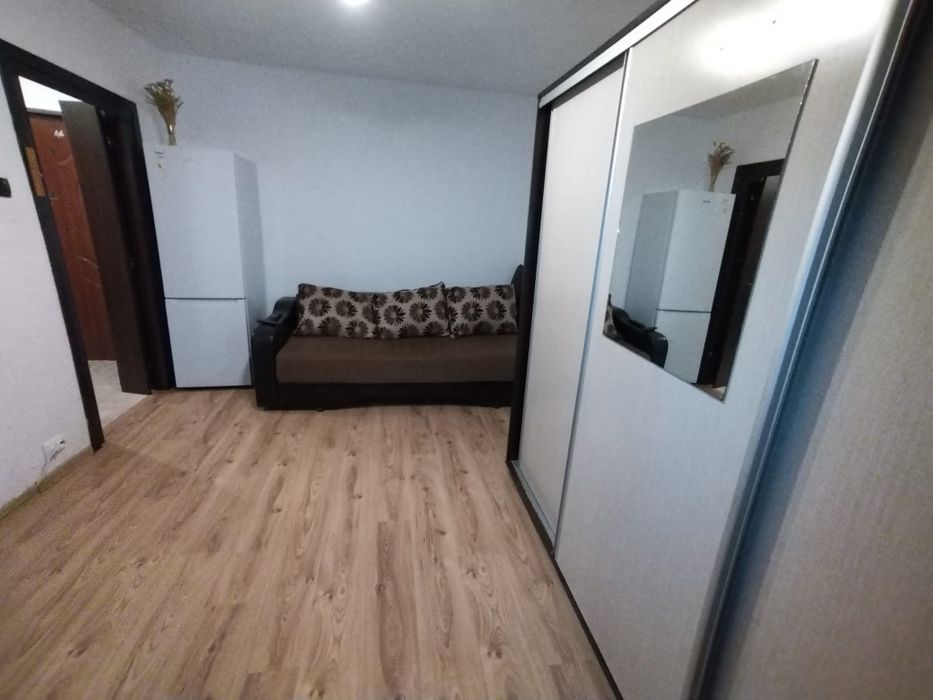 Închiriez apartament 2 cam. parter la 3 min. de statia metrou 1 Decembrie 1918, cu tot ce trebuie.