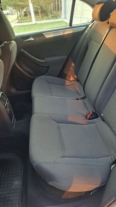 Vand Vw Jetta An 2012
