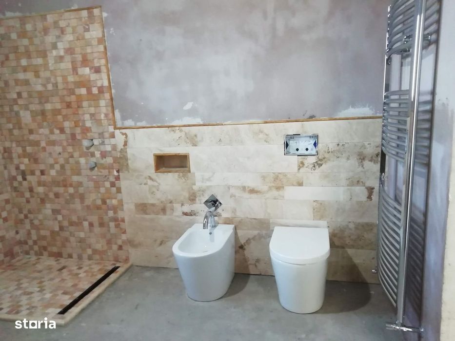 Casă de vânzare în cărămidă garaj, curte