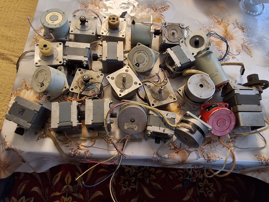 шаговые двигатели ДШИ-200- 1,  ДШИ 200-2 , ДШИ  200 - 3