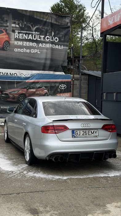 AUDI A4 0 — imagine 4