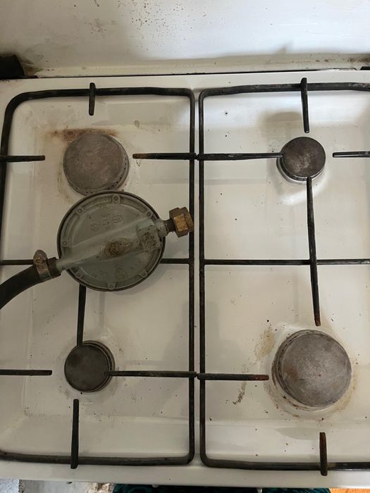 Продаю газ плиту