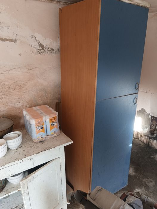 Шкаф на стену  бу