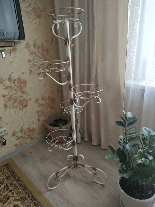 Подставка под цветы