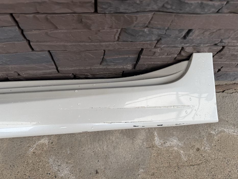 Порог оригинал правый для Camry 70