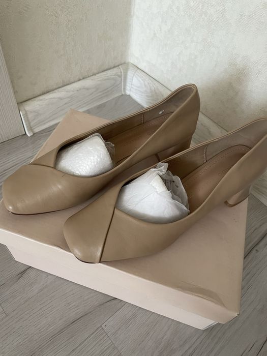 Женские туфли размер 250