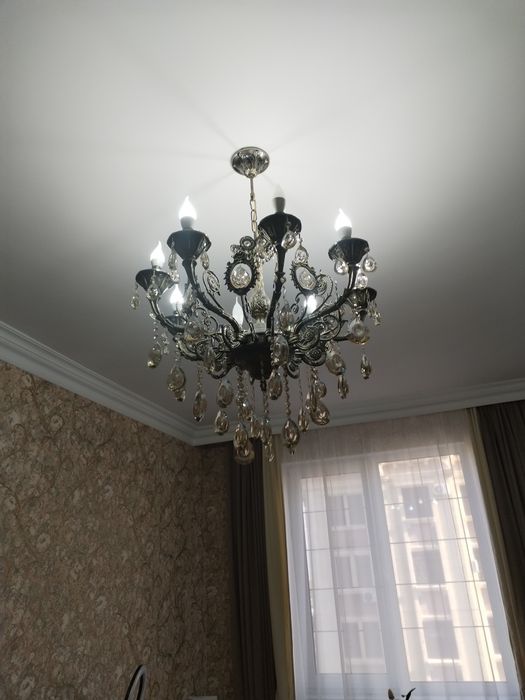 Продам красивую люстру