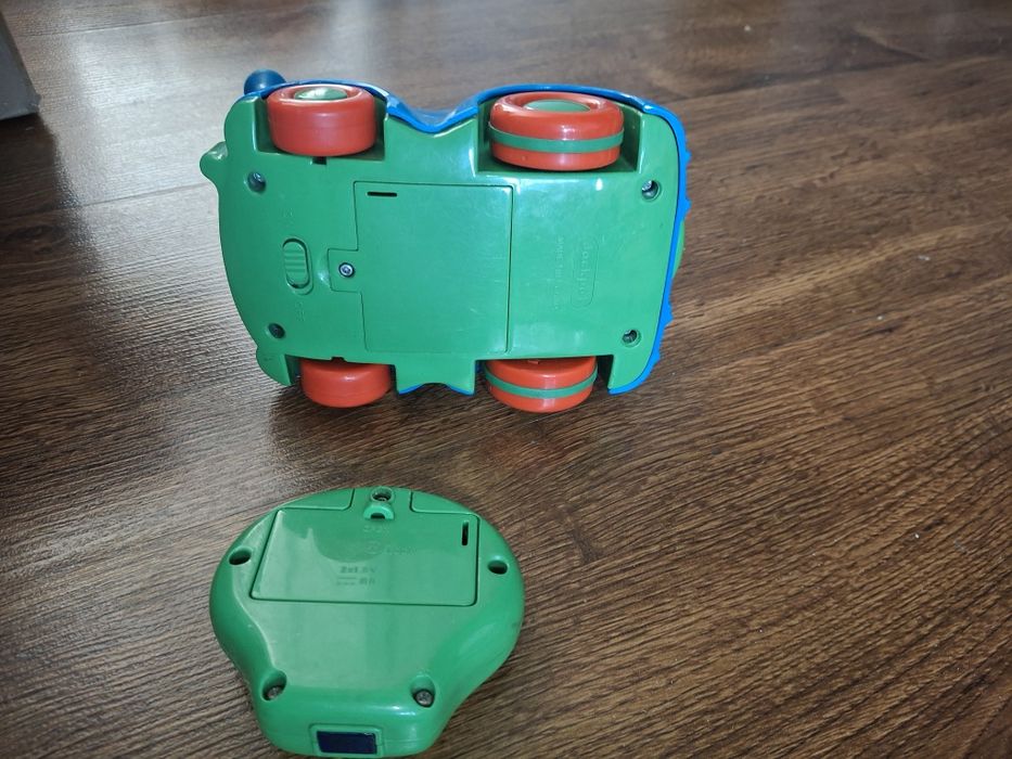 Игрушка машинка на пульте управления