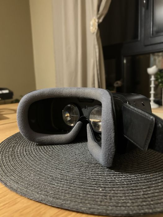 Gear VR (Powered by Oculus Quest)