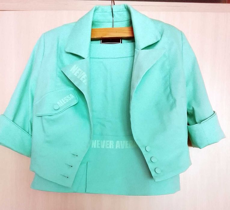 Сет пола и къс блейзър на Алесса Alessa