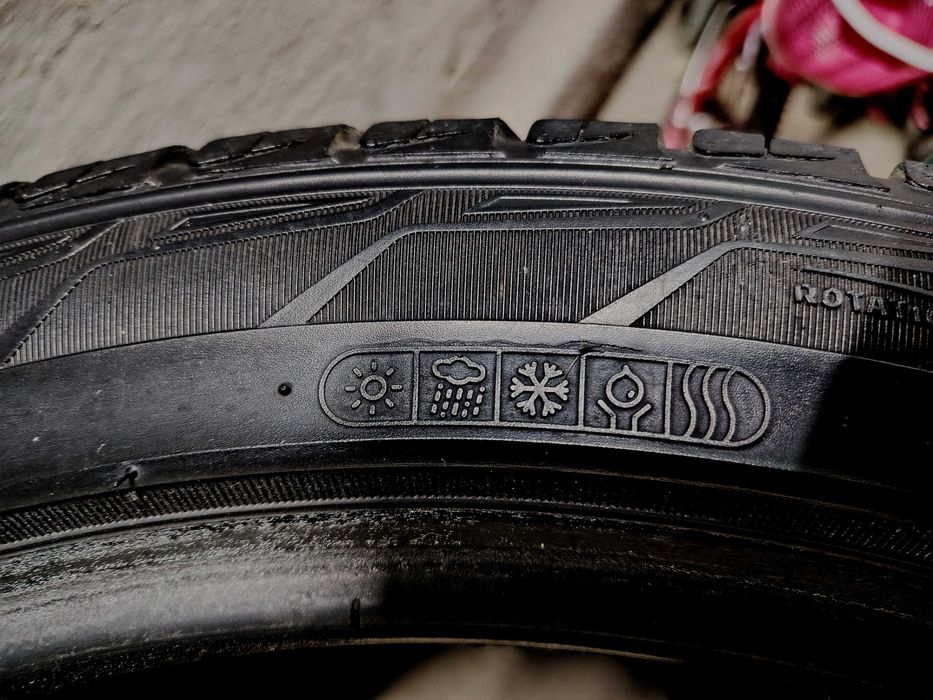 Hankook Ventus ST RH06 All-Season Tire - 275/40R20