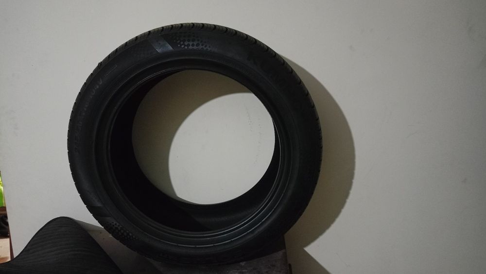 R18 245/50 Malibu balon 1 ta dona KUMHO