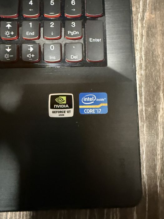 Лаптоп Lenovo Ideapad Y500 - Intel i7 nVidia GT 650M 8GB Ram