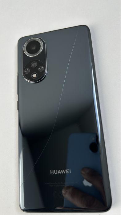 Huawei nova 9 със зарядно