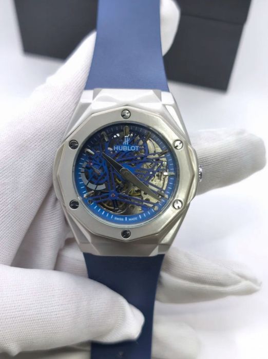 Механические часы HUBLOT