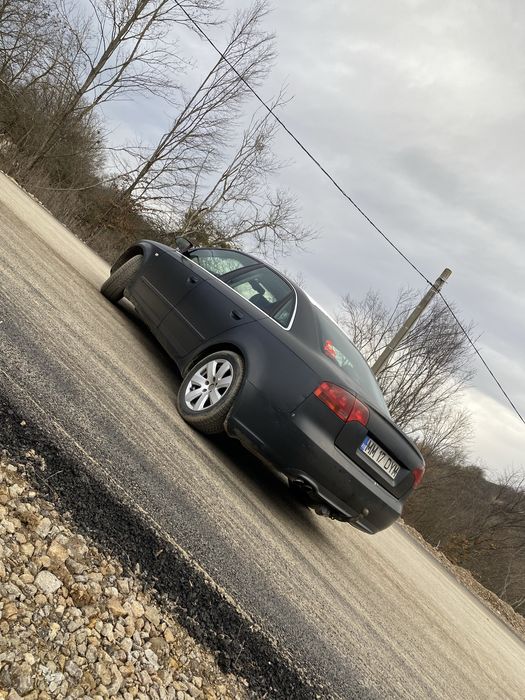 Vand sau schimb audi A4 b 7