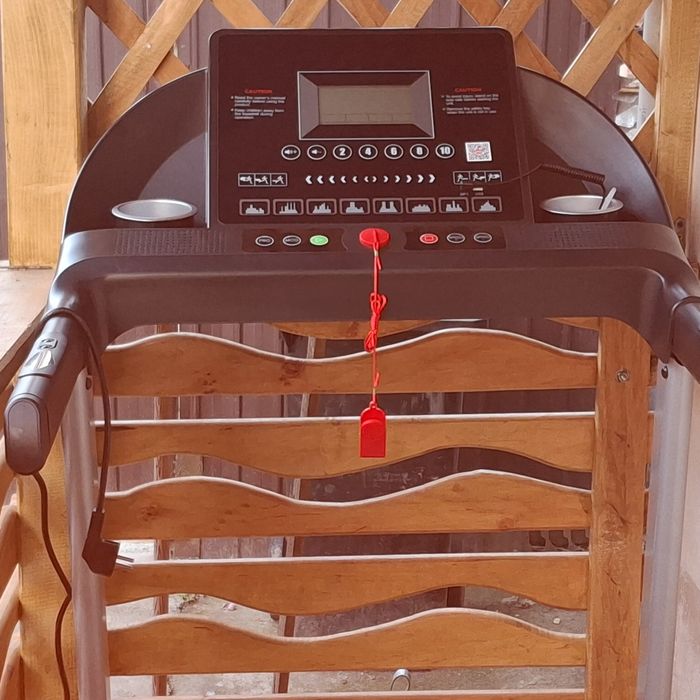 Banda Alergat Aproape nouă