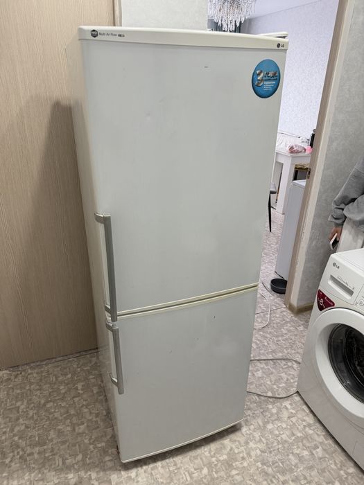 Продам Холодильник Машинку LG