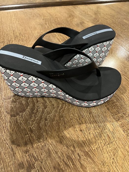 Slapi Ipanema 39