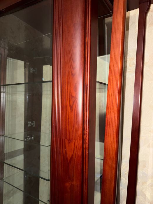 Продается Шкаф для посуды в идеальном состоянии