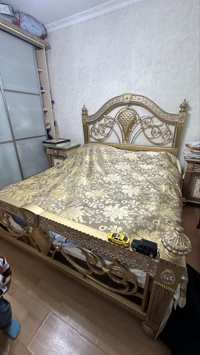 Спальняя гарнитура Versace ручной работы