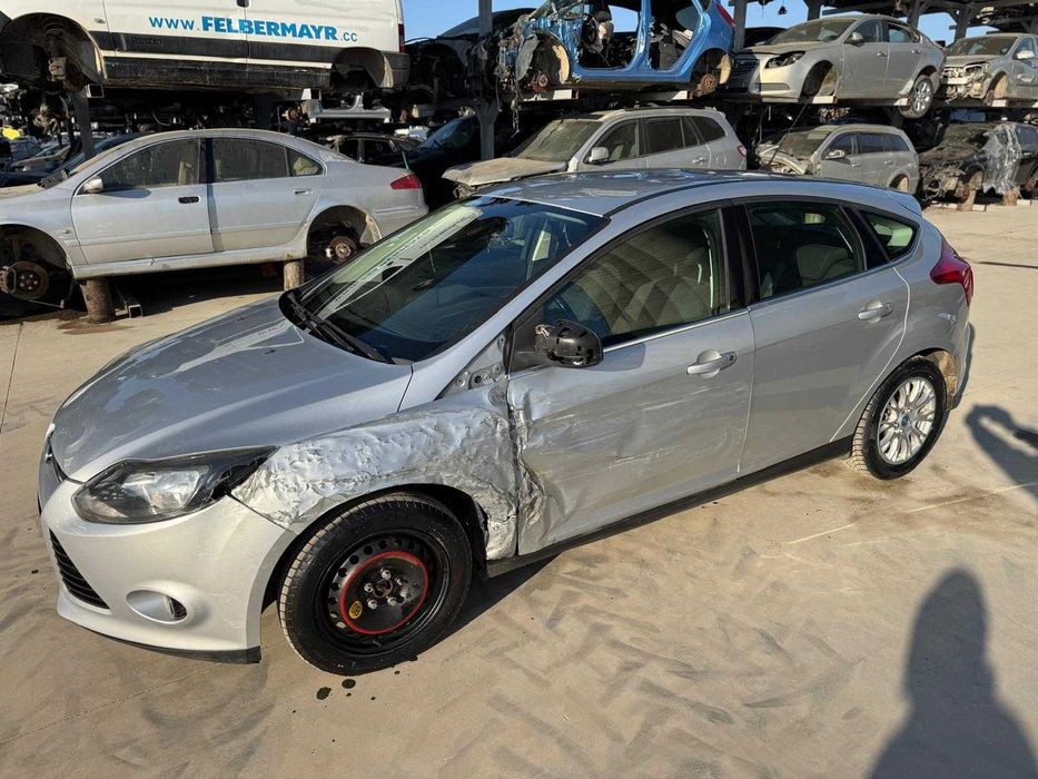 Ford Focus 3 2011 1.6 euro 5 avariat lovit avariate