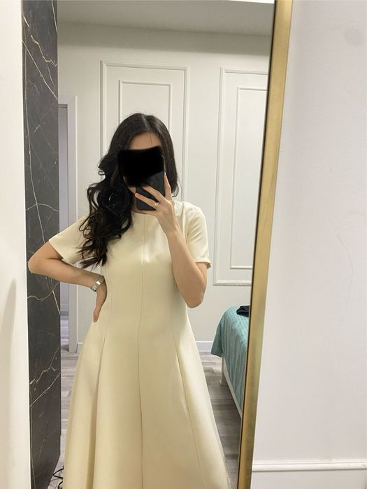 Продам Платье бежевое